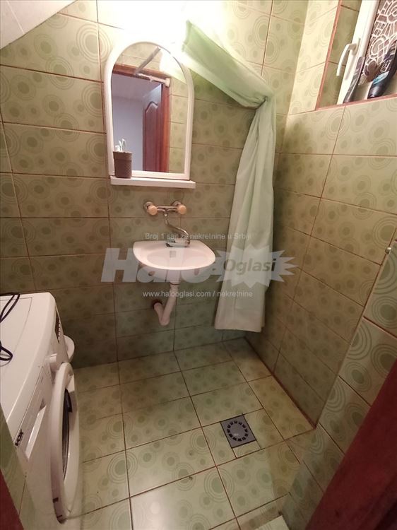 Cvetkova pijaca,24m2 — 3