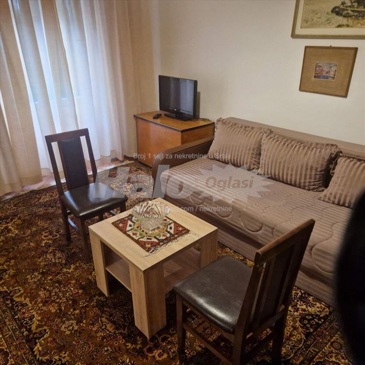 Dalmatinska dvosobni salonac — 9