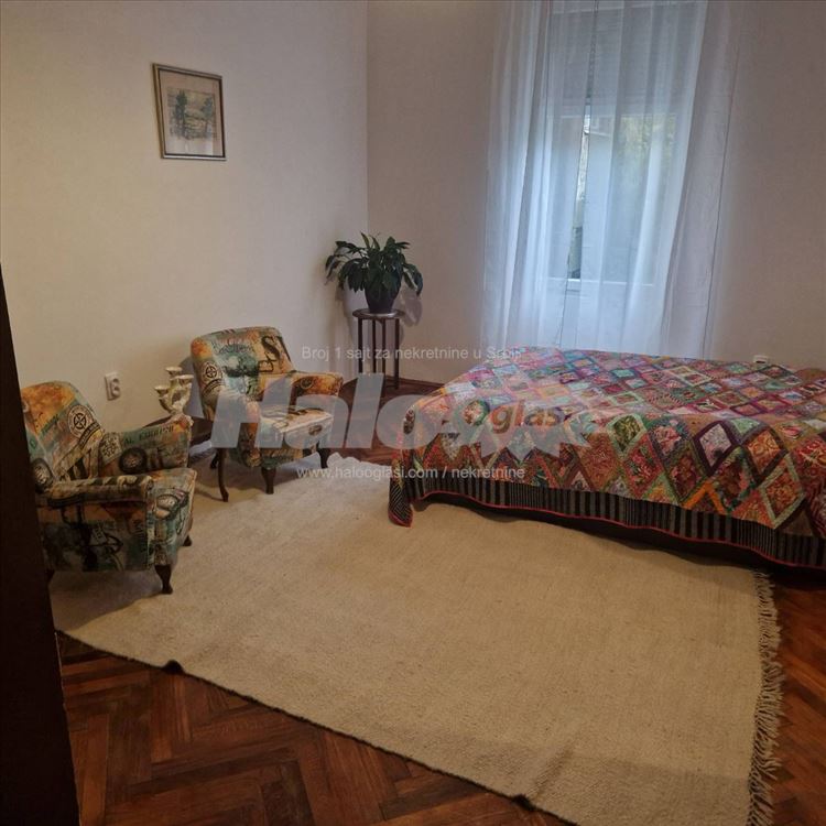 Dalmatinska dvosobni salonac — 13