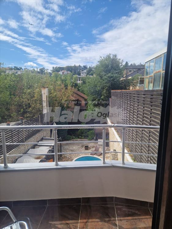 Dedinje-duplex 150m2, dvorište sa bazenom, garaža — 9