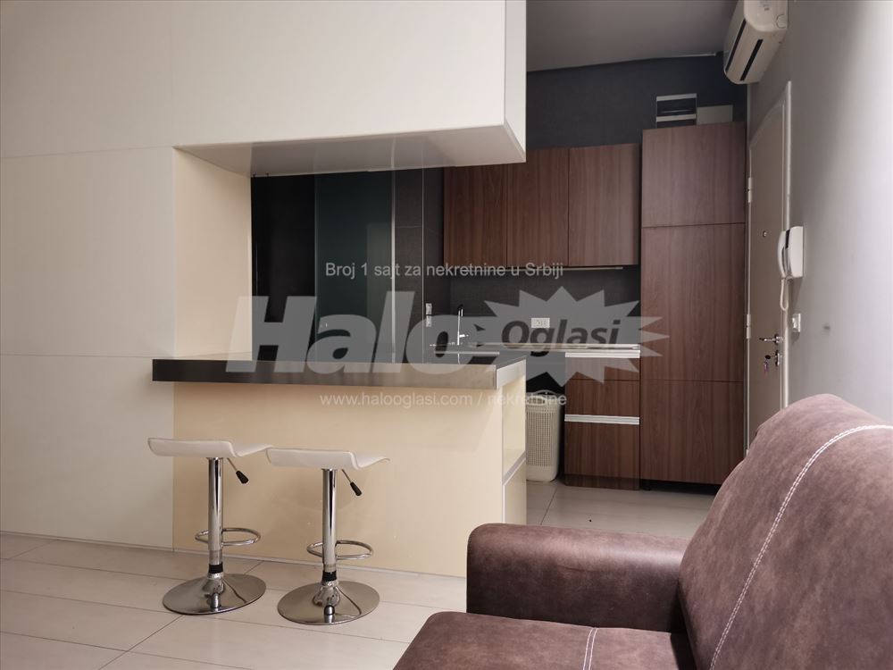 Dedinje, lux open space apartment 40 m2, parking — 2