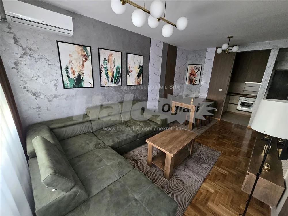 DELUX 2.0 stan Borča pored StopSop trznog centra — 3