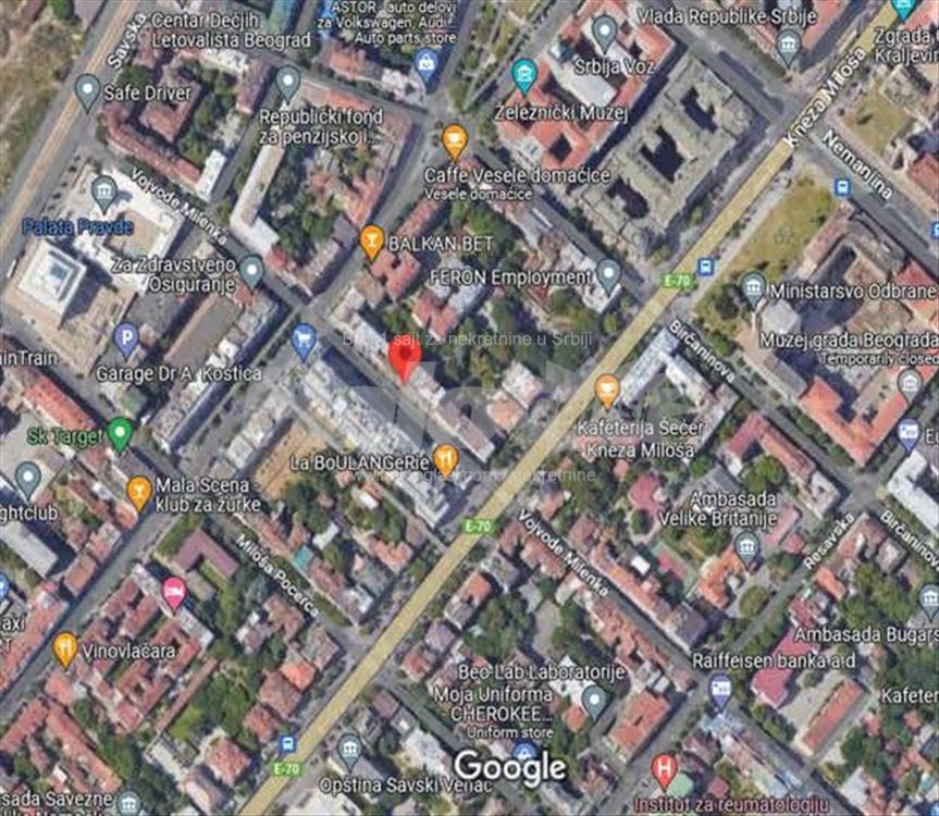 Deo kuće u blizini Čuburskog Parka — 8