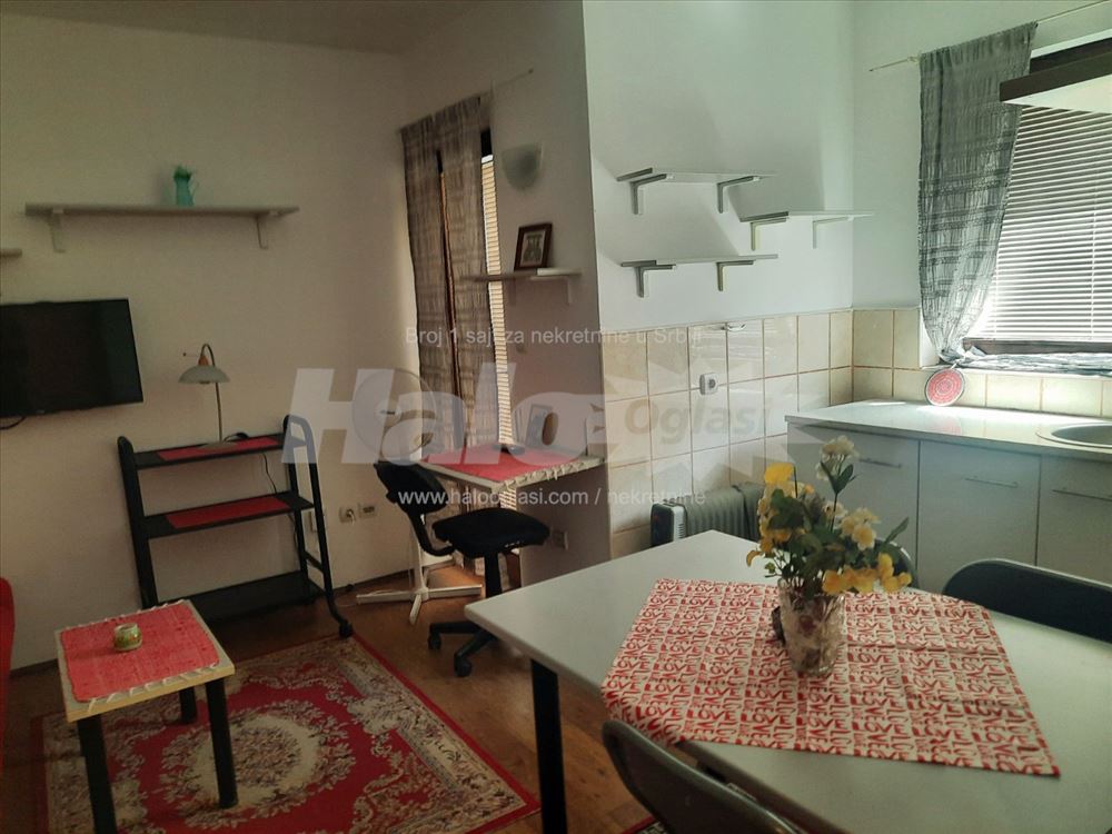 Divna, namestena garsonjera u centru Karaburme — 9