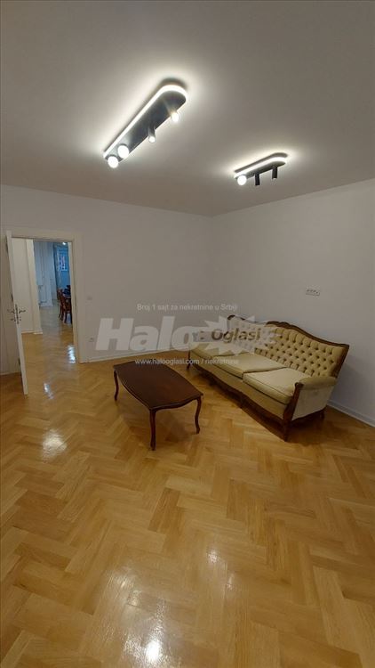 Dorcol, 60m2, renoviran, polunamesten — 2