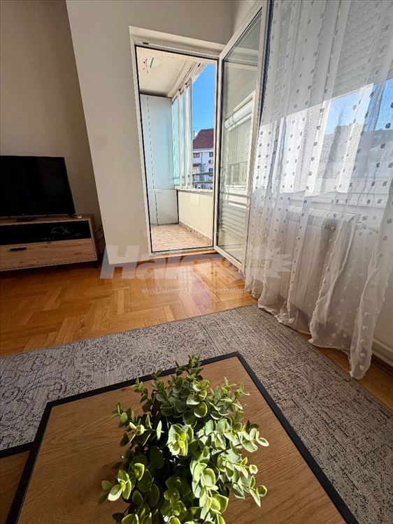 Dorćol, Budimska ulica, namešten — 5