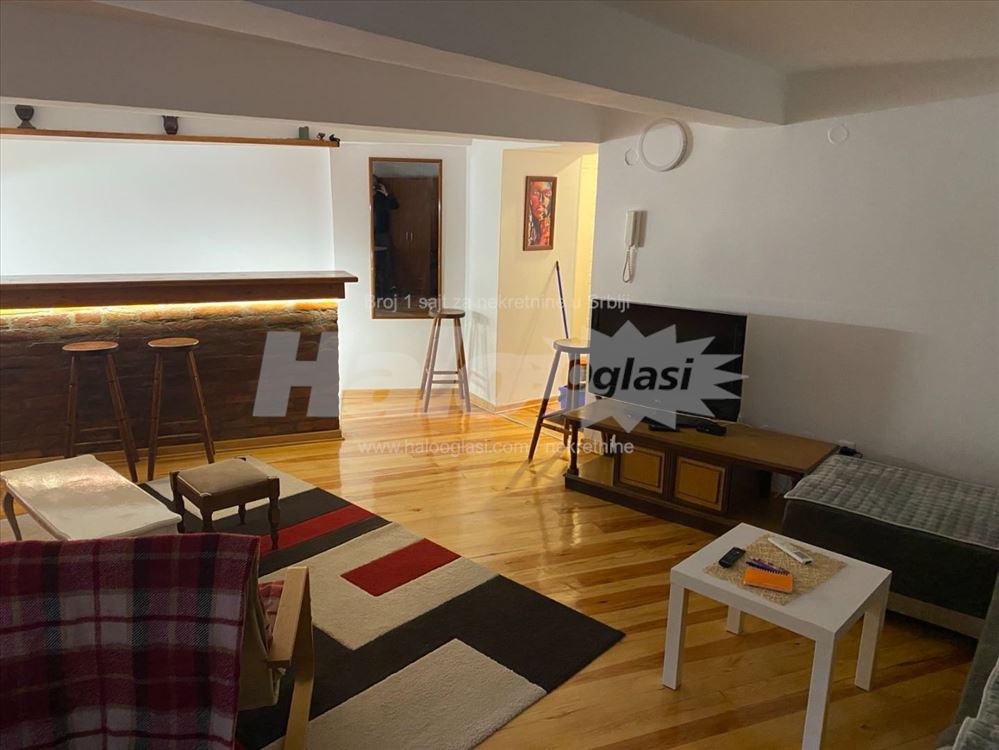 Dorćol, ispod Bajlonijeve pijace, studio — 4