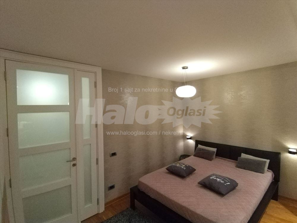 DORĆOL, Komnen Barjaktara 1 — 8