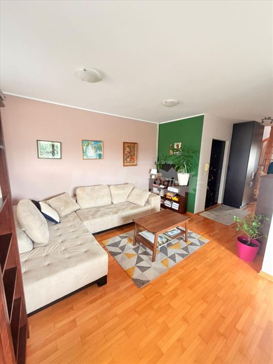 Ruzveltova kod Zire, 82m2, uknjižen, vlasnik. — 3