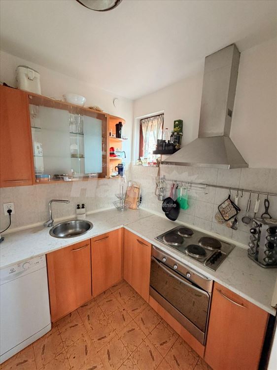 Ruzveltova kod Zire, 82m2, uknjižen, vlasnik. — 5