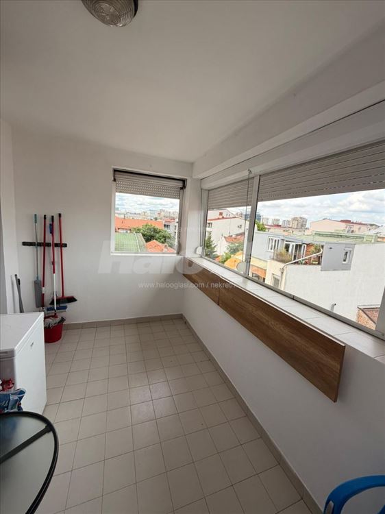 Ruzveltova kod Zire, 82m2, uknjižen, vlasnik. — 9