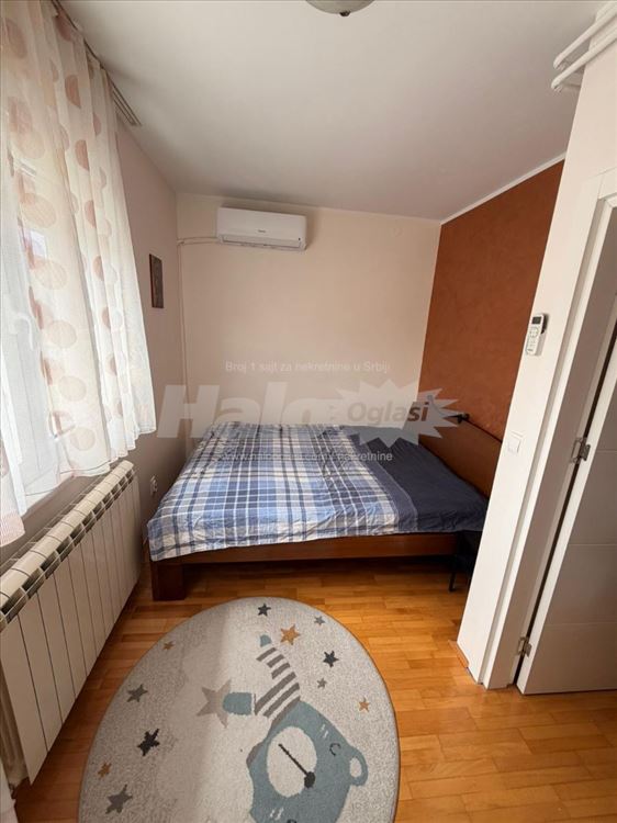 Ruzveltova kod Zire, 82m2, uknjižen, vlasnik. — 13