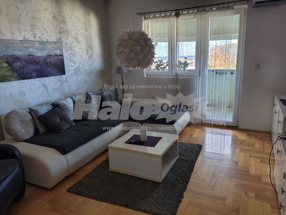 Duplex 4-soban stan na Karaburmi — 2