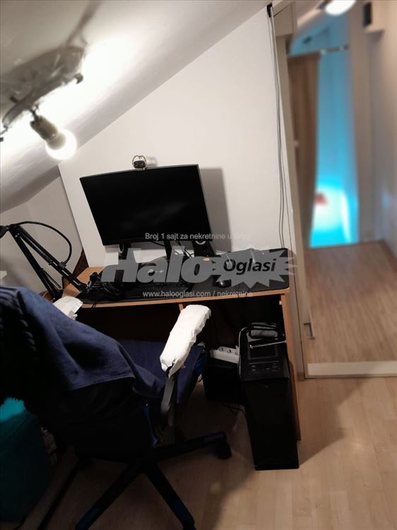 Duplex 4-soban stan na Karaburmi — 12