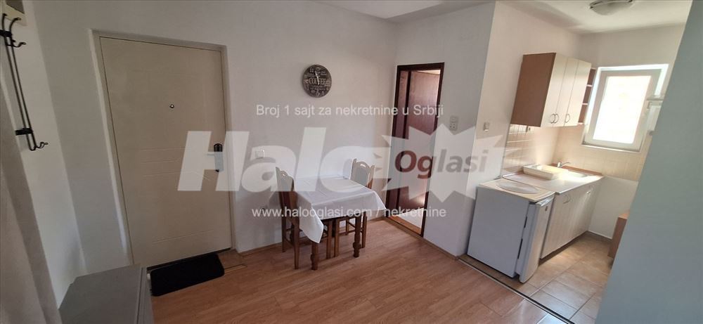Duplex u zgradi,parking,teretana bez infostana — 2