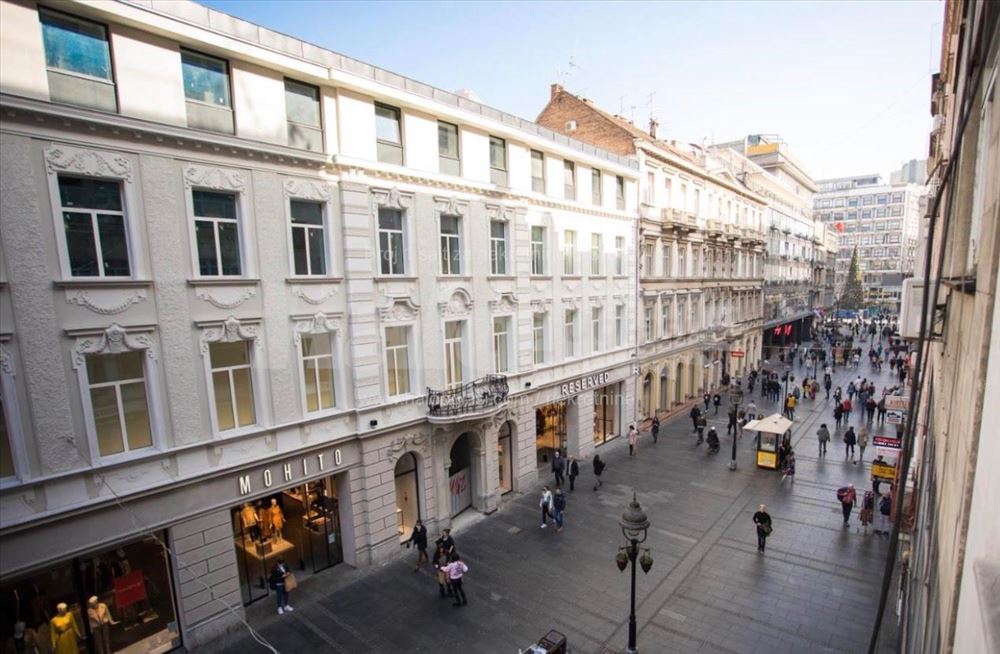 Dva hotelska biznisa u Knez Mihailovoj - 25 soba — 13
