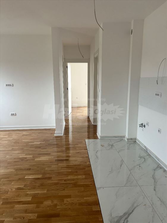 Dvoiposoban stan 75m2, Batajnica centar — 4