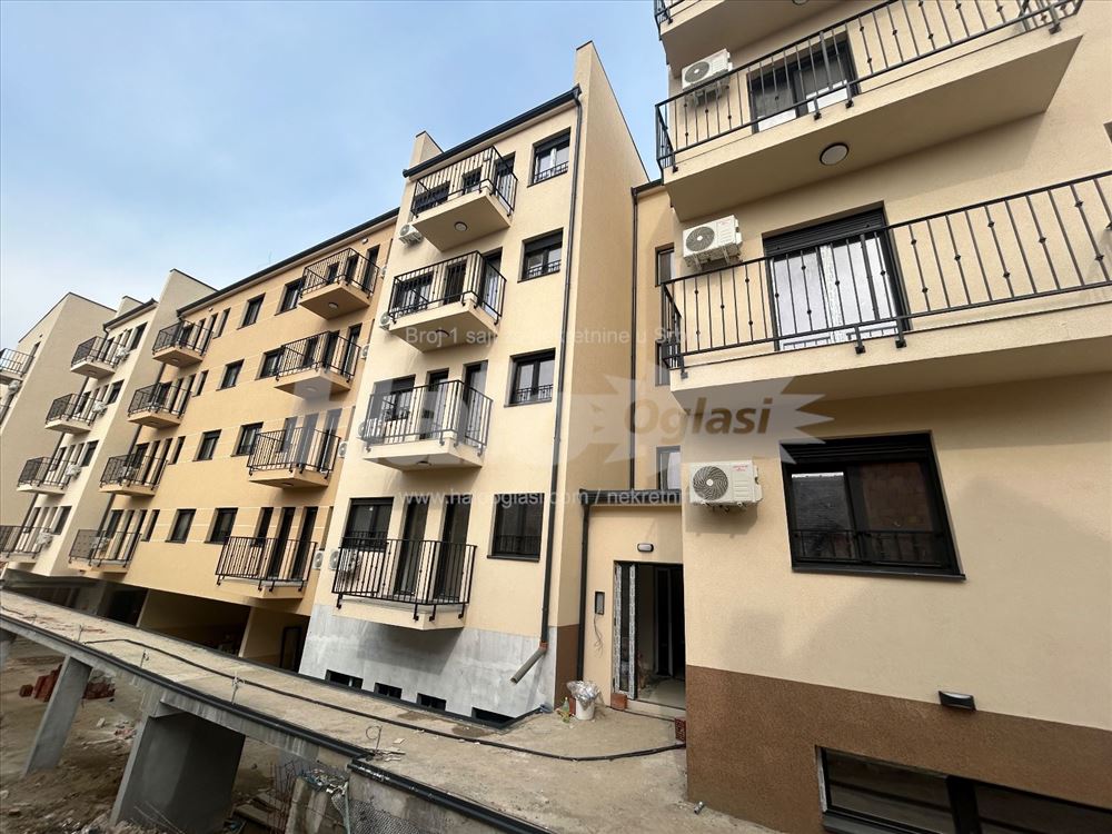 Dvoiposoban stan 75m2, Batajnica centar — 12