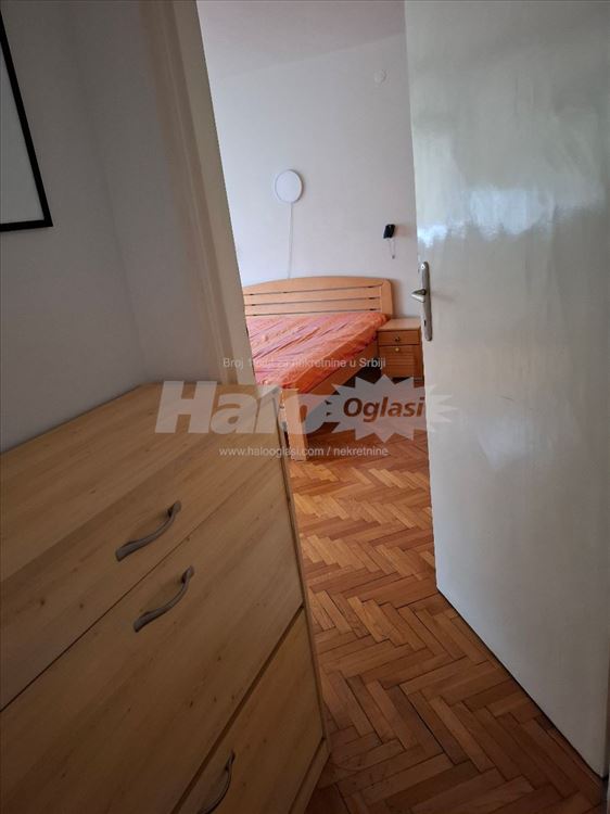 Dvoiposoban stan kod Fontane, Novi Beograd — 2
