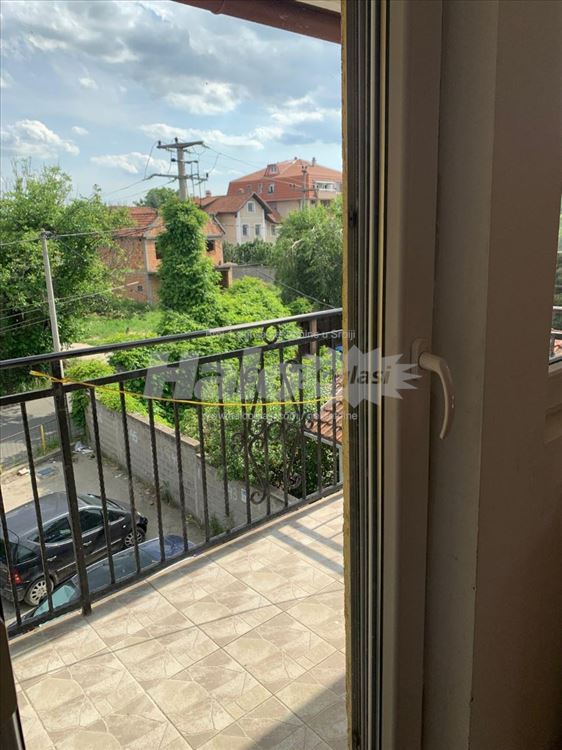 Dvoiposoban stan, na Ledinama, sa stvarima — 6