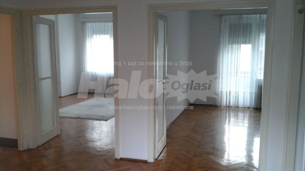 Dvoiposoban stan na odlicnoj lokaciji — 6