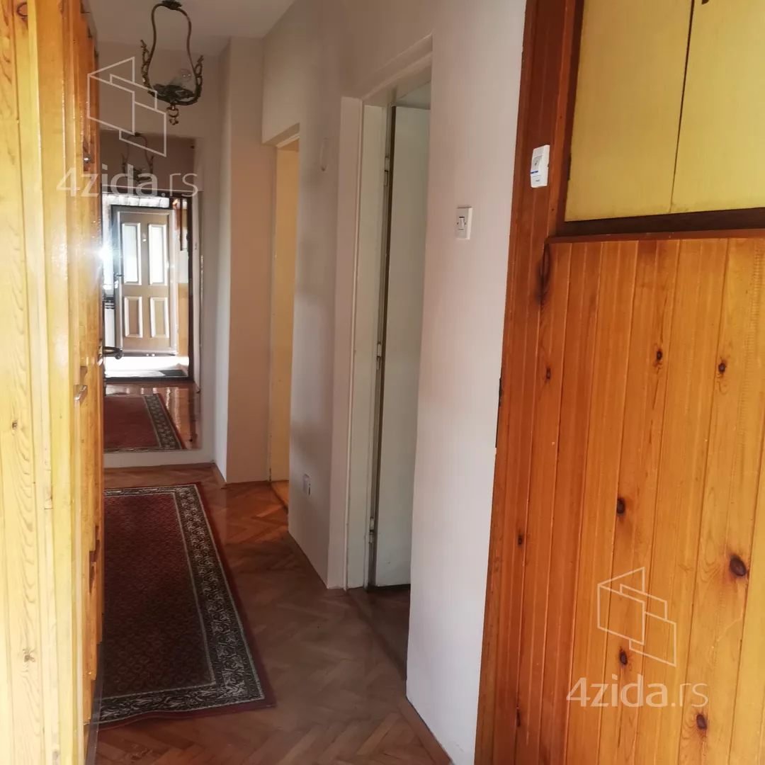 Dvoiposoban stan za izdavanje, Decembarska 13, 400€, 68m² — 2