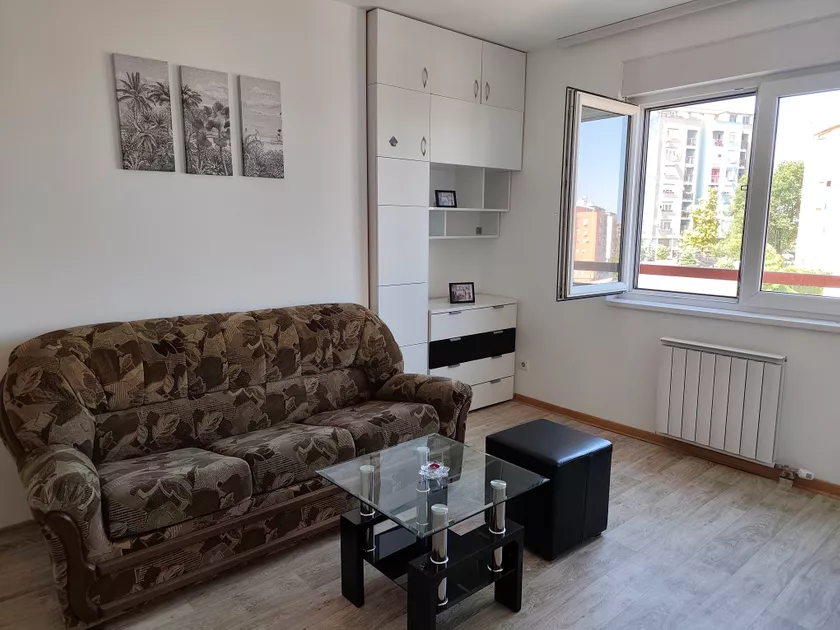 Dvoiposoban stan za izdavanje, Generala Vladimira Kondića 7, 500€, 65m² — 3