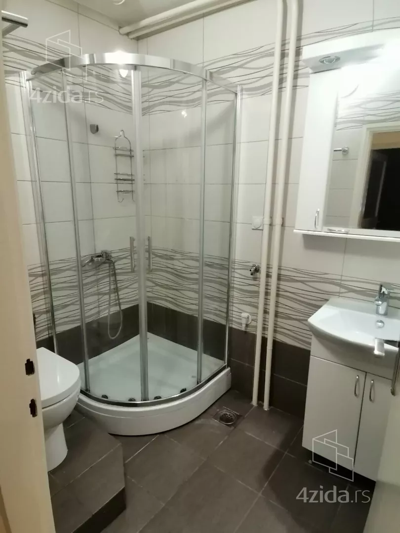 Dvoiposoban stan za izdavanje, Kanarevo Brdo, 600€, 60m² — 15