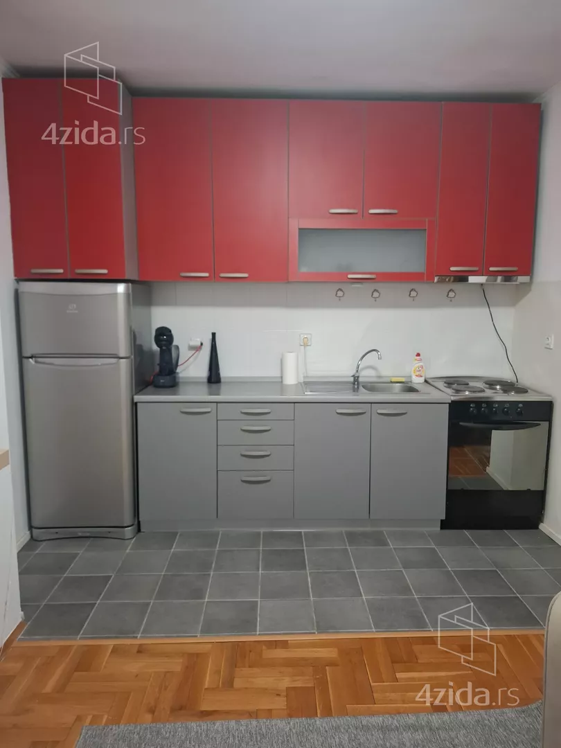 Dvoiposoban stan za izdavanje, Karaburma, 450€, 55m² — 2