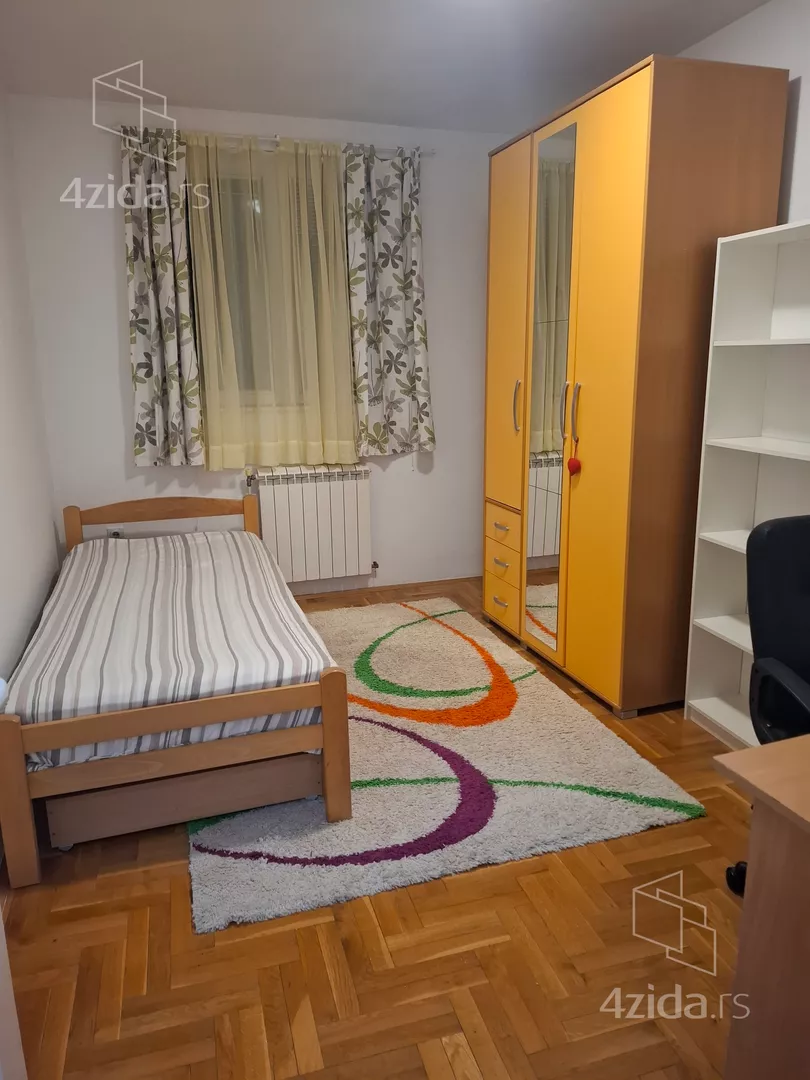 Dvoiposoban stan za izdavanje, Karaburma, 450€, 55m² — 5