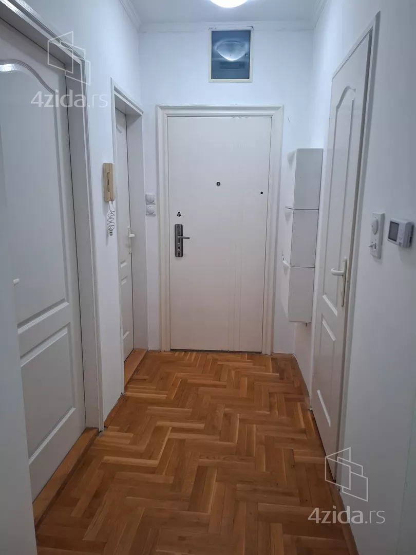 Dvoiposoban stan za izdavanje, Karaburma, 450€, 55m² — 10