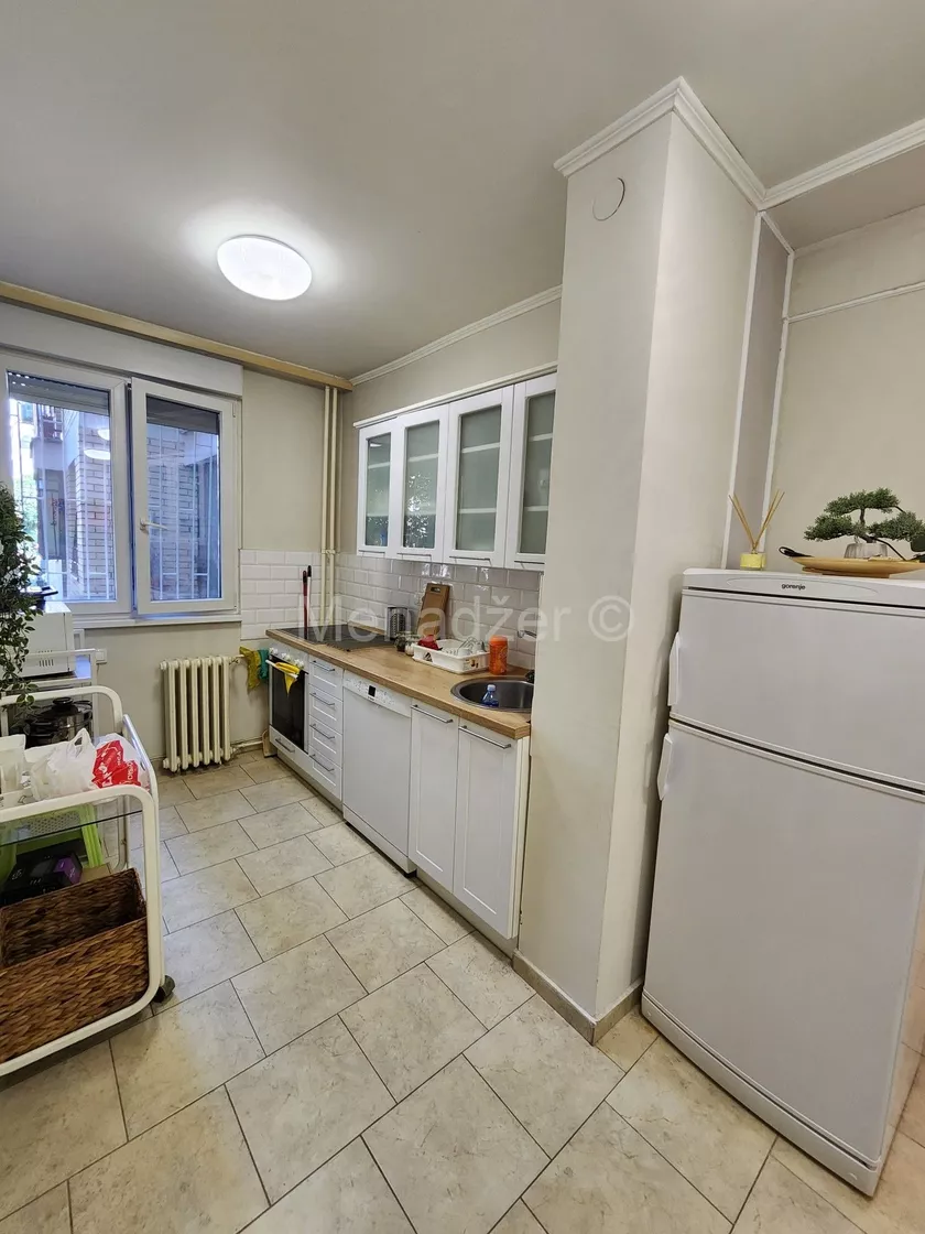 Dvoiposoban stan za izdavanje, Mike Alasa 52, 700€, 63m² — 5