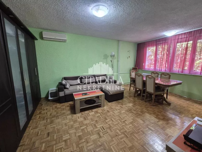 Dvoiposoban stan za izdavanje, Vidikovac, 350€, 55m² — 4