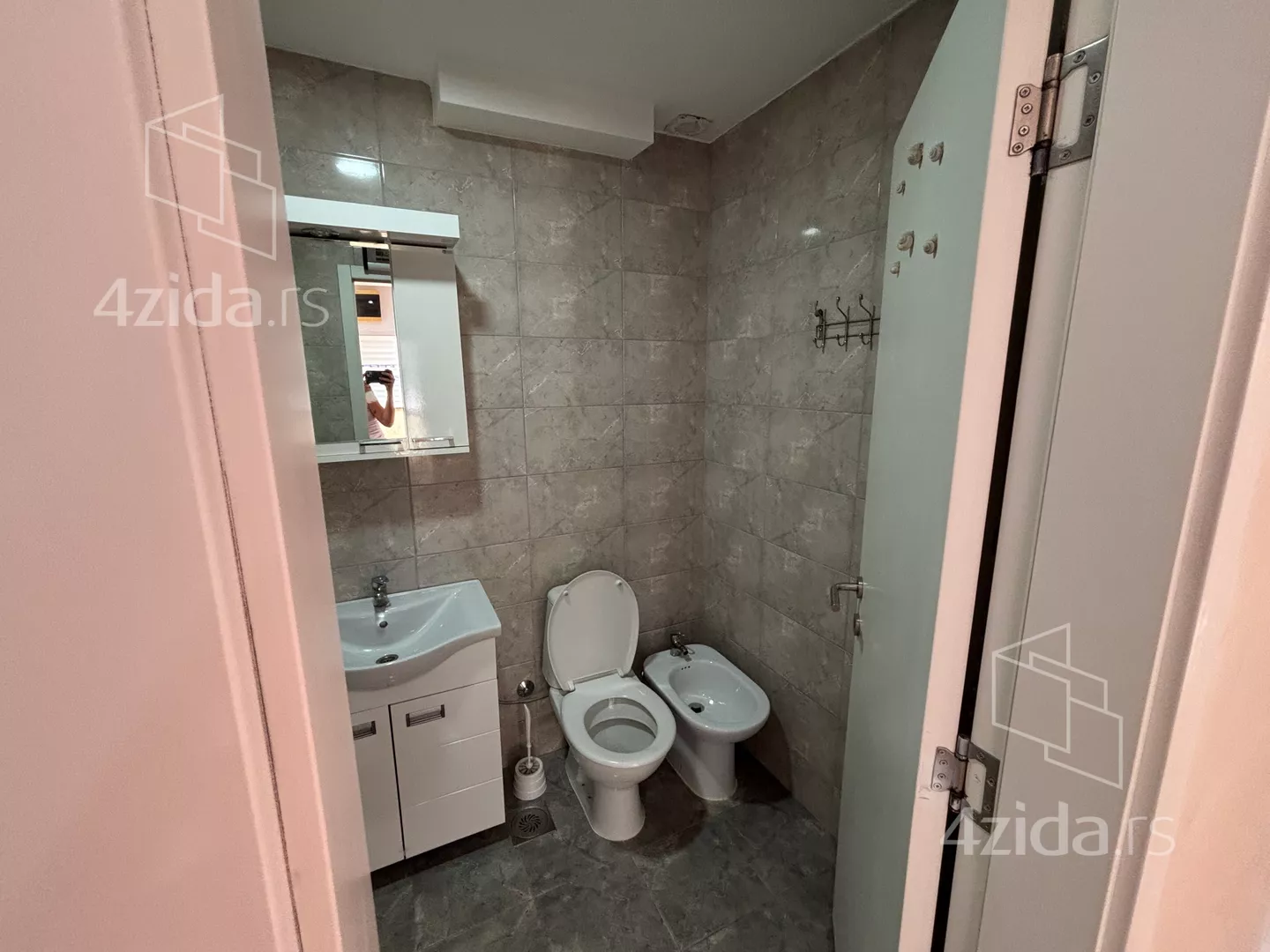 Dvoiposoban stan za izdavanje, Zmaja Ognjenog Vuka 3, 450€, 87m² — 10