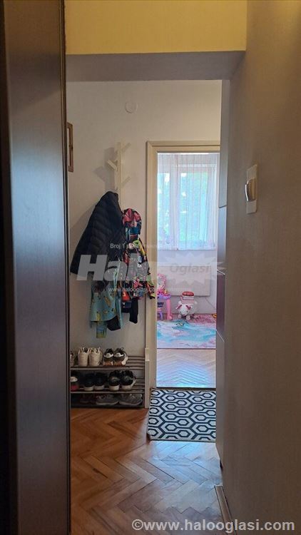 Dvoiposoban, uknjižen, može kredit, vlasnik — 7