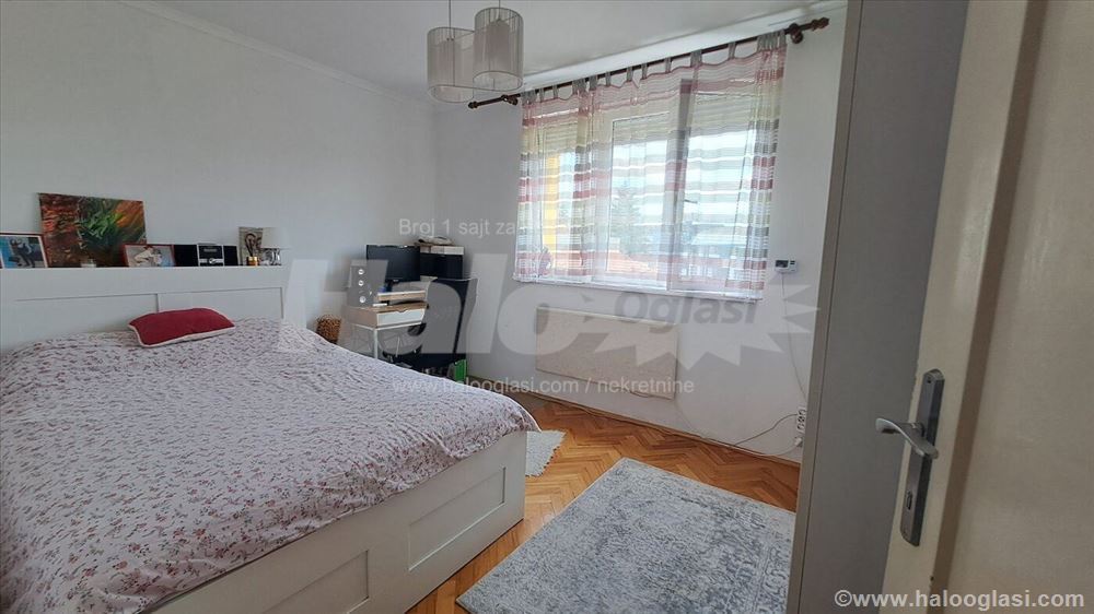 Dvoiposoban, uknjižen, može kredit, vlasnik — 11