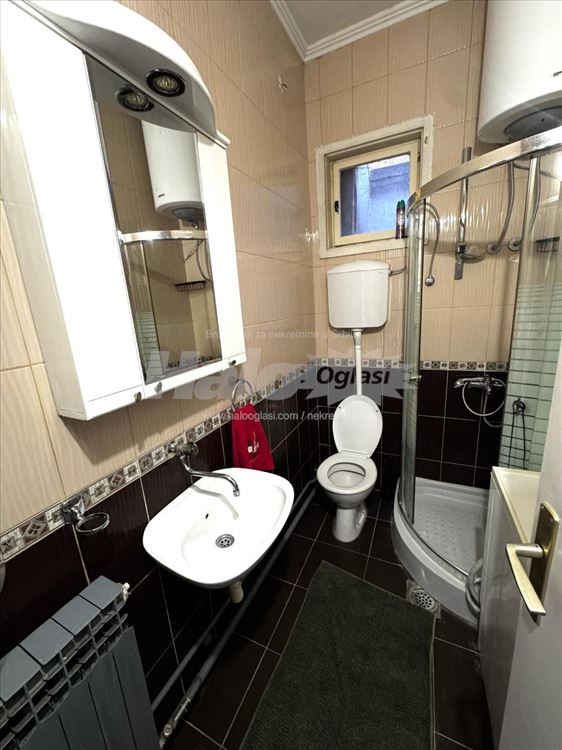 Dvorišna kuća sa ogradjenim dvorištem — 8