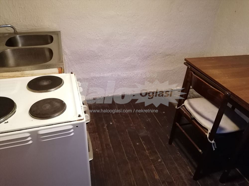 Dvorišni stan blizu Gradske bolnice, uknjižen — 4