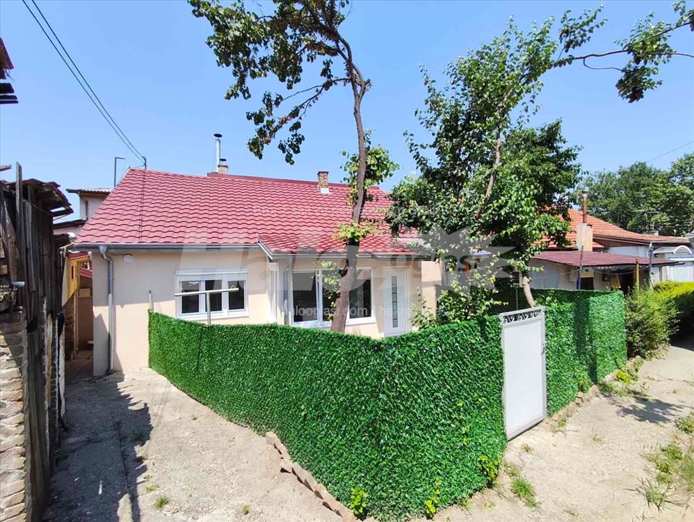 Dvorisna kuca na TOP lokaciji — 2