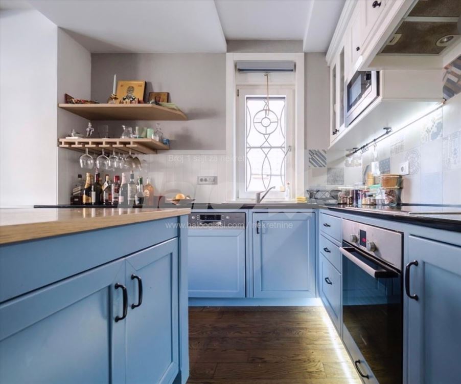 Dvorisni stan na Vracaru — 10