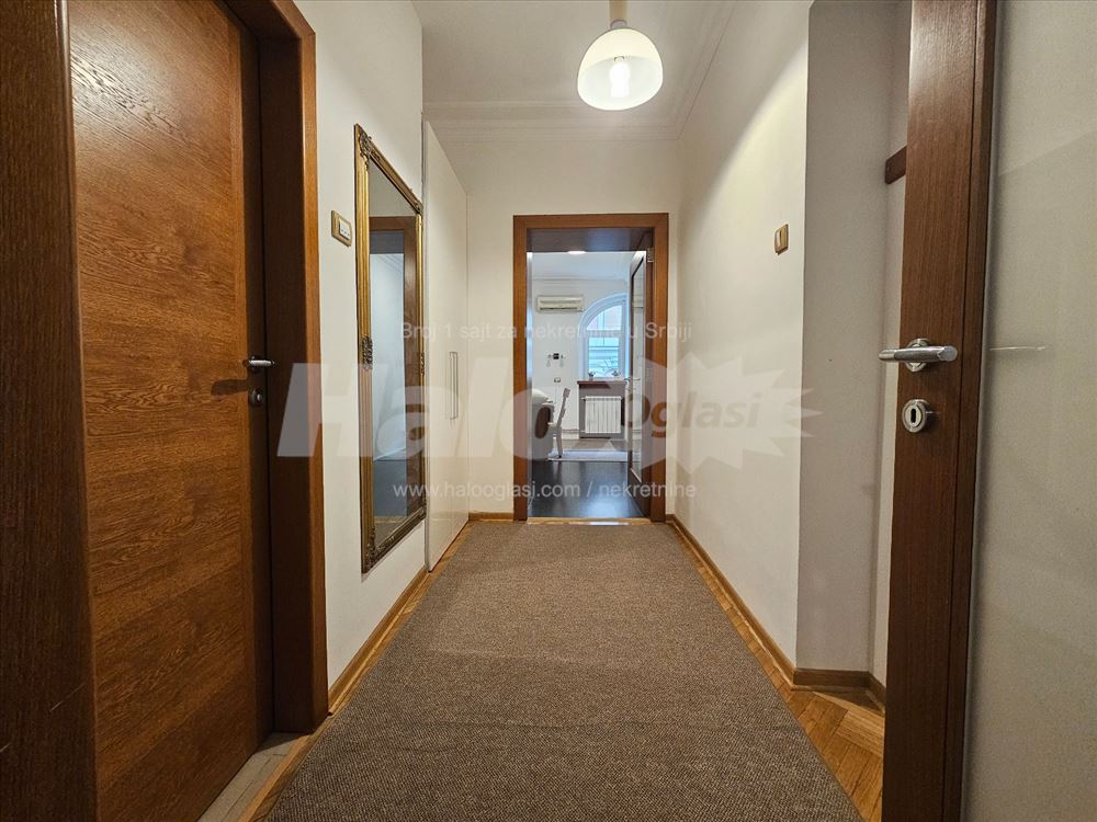 Dvosoban 40m2 u strogom centru grada — 2