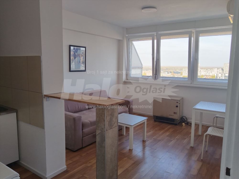 Dvosoban, centar, sa prelepim pogledom na Dunav — 3