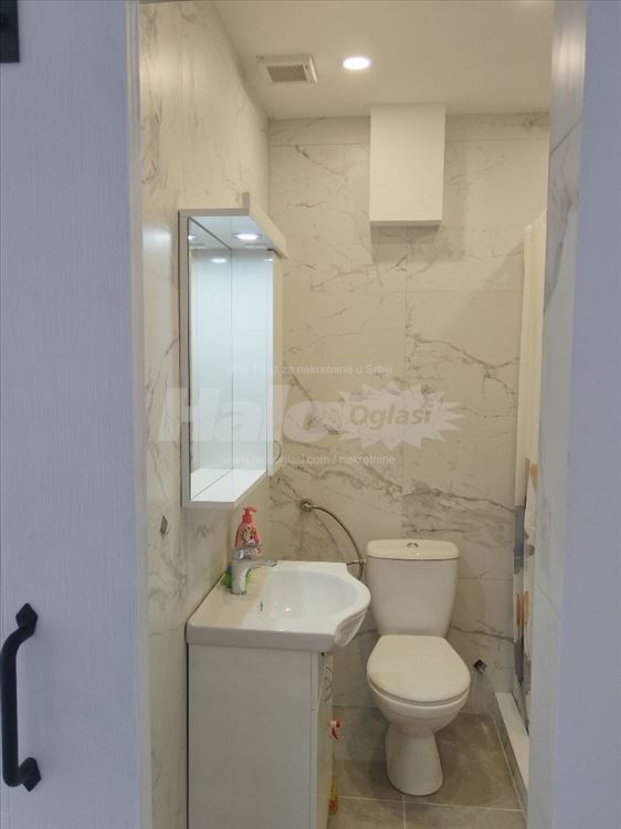 Dvosoban, centar, sa prelepim pogledom na Dunav — 12