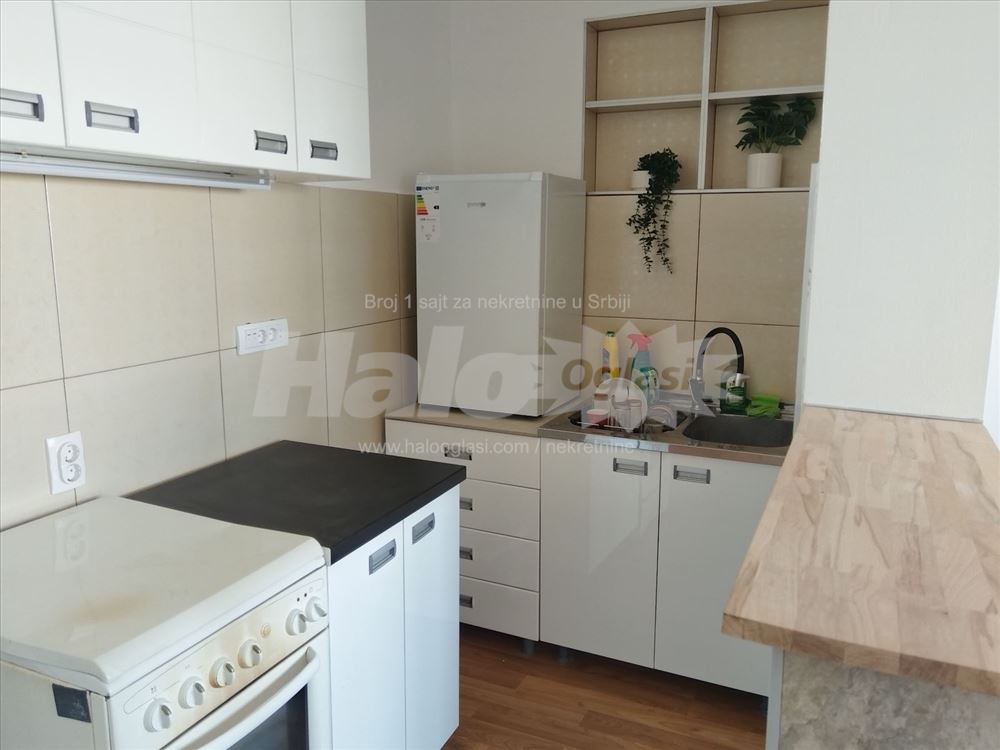 Dvosoban, centar, sa prelepim pogledom na Dunav — 13