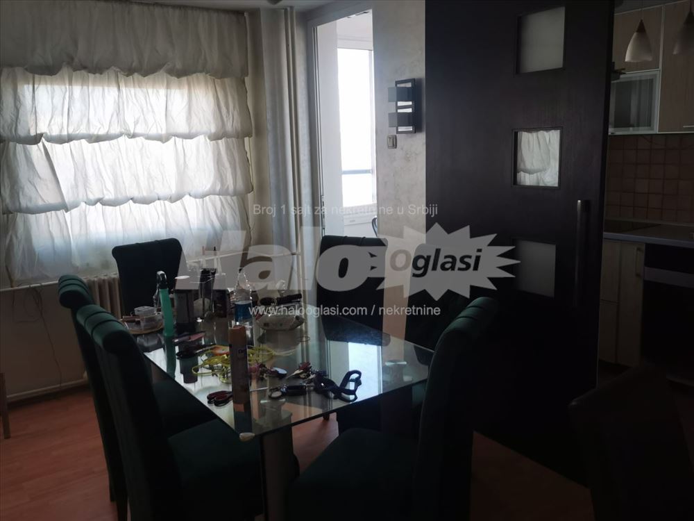 Dvosoban konforan stan 28 blok — 15