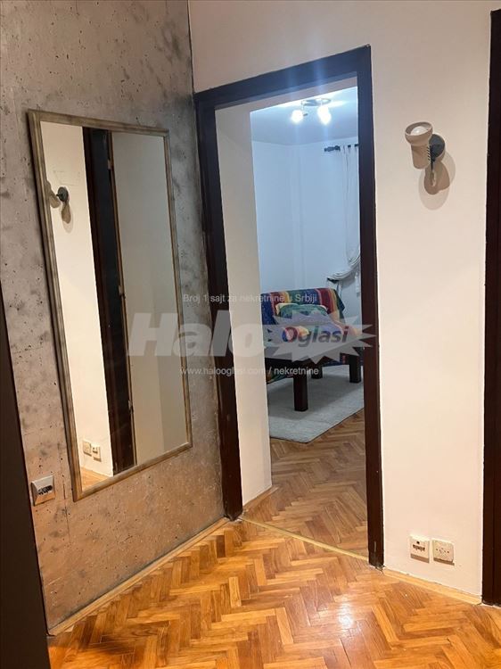Dvosoban namešten stan u blizini Autokomande — 9