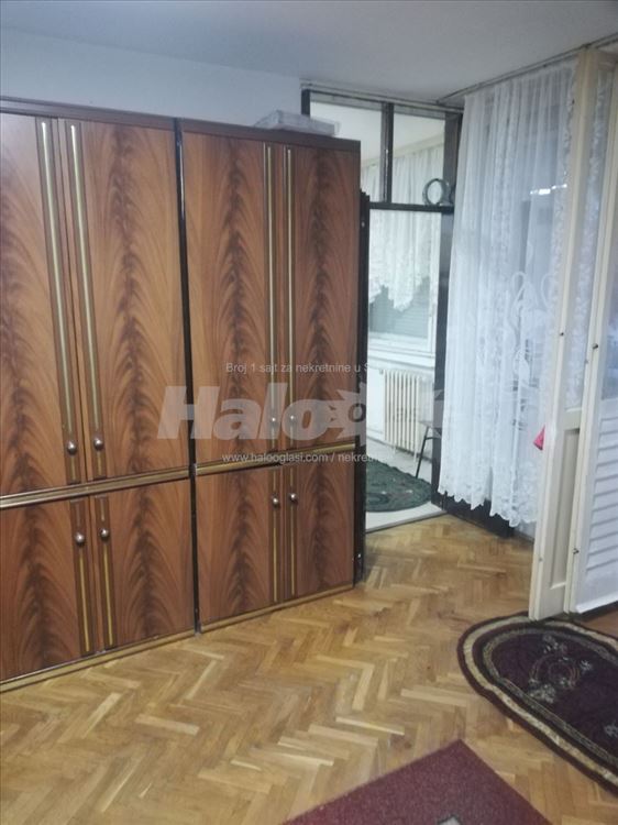 dvosoban odvoje sobe miran kraj na duze parking — 4