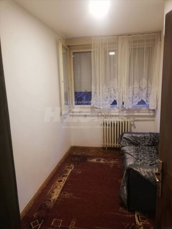 dvosoban odvoje sobe miran kraj na duze parking — 8