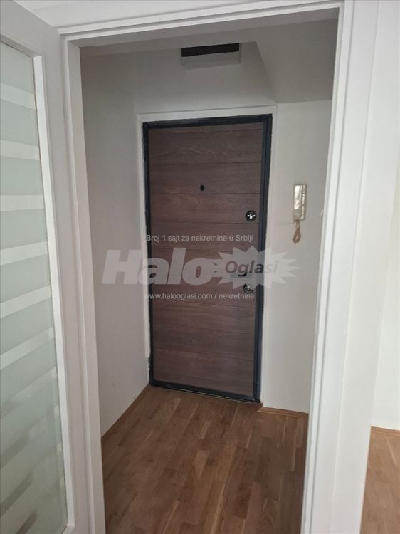 Dvosoban, polunamešten stan kod Tašmajdana — 2
