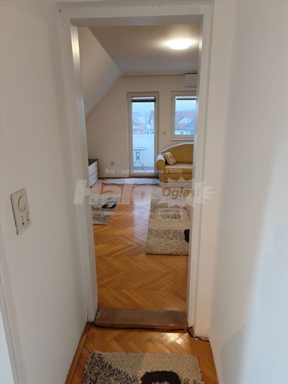 Dvosoban stan 50 m2, renoviran, namesten — 11